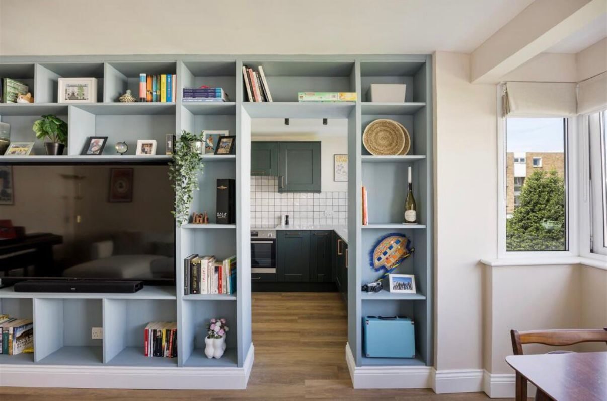 Built-in dresser and shelving, London & Essex